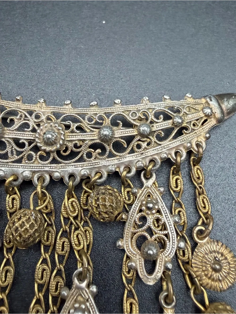 Vintage Jambiya or Scimitar dagger filigree brooch #809